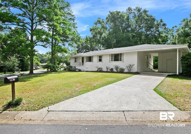 Photo 3 of Single family home for sale at 5417 Lusann Dr, Mobile, AL 36608 | MLS# 398921 | Listing updated on 2026-10-08
