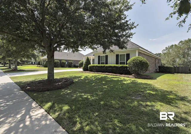 Photo 3 of Single family home for sale at 474 Bartlett Ave, Fairhope, AL 36532 | MLS# 409070 | Listing updated on 2026-08-24