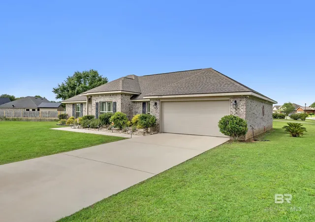 Homes for sale in Robertsdale, AL | 21721 Frankfort Court, Robertsdale, AL 36567 | MLS# 396503