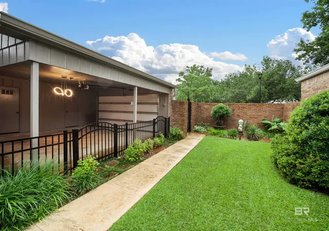 Homes for sale in Mobile, AL | 17 W Cobblestone Way, Mobile, AL 36608 | MLS# 397066