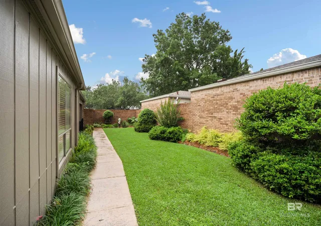 Homes for sale in Mobile, AL | 17 W Cobblestone Way, Mobile, AL 36608 | MLS# 397066