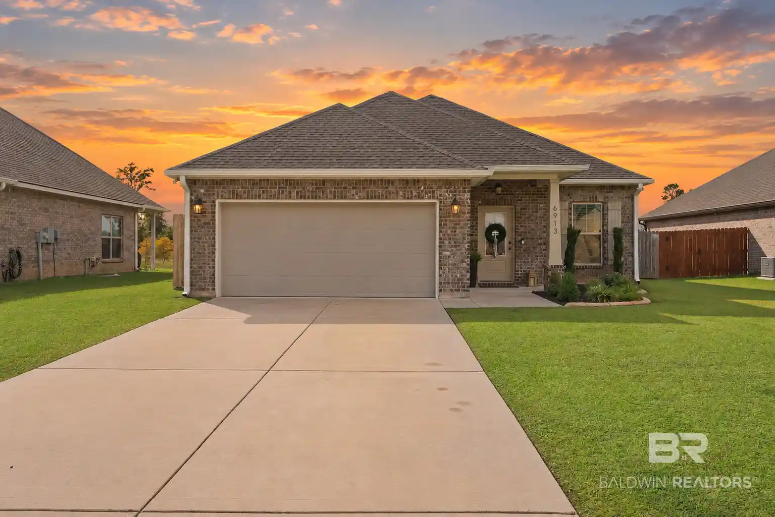 Photo 1 of Single family home for sale at 6913 Summerset Dr, Gulf Shores, AL 36542 | MLS# 412155 | Listing updated on 2026-10-19