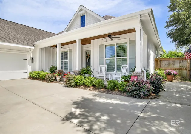 Homes for sale in Fairhope, AL | 17475 Burwick Loop, Fairhope, AL 36532 | MLS# 398578