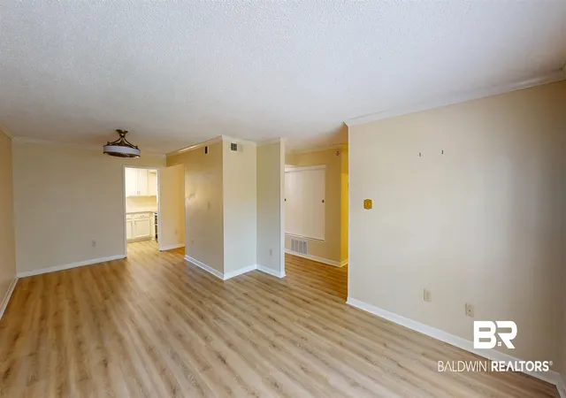 Photo 3 of Sale Pending at 2901 Grant St #902, Mobile, AL 36606 | MLS# 394262 | Listing updated on 2026-09-04