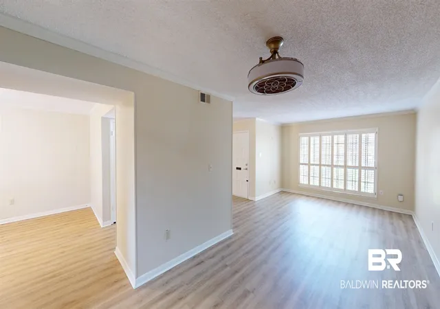 Photo 3 of Sale Pending at 2901 Grant St #902, Mobile, AL 36606 | MLS# 394262 | Listing updated on 2026-09-04