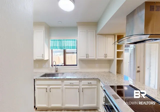 Photo 4 of Sale Pending at 2901 Grant St #902, Mobile, AL 36606 | MLS# 394262 | Listing updated on 2026-09-04