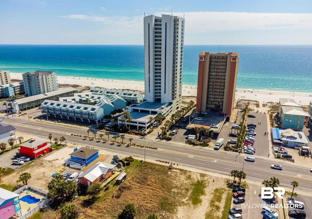 Photo 4 of Townhouse for sale at 521 W Beach Blvd #702, Gulf Shores, AL 36542 | MLS# 386441 | Listing updated on 2026-10-29