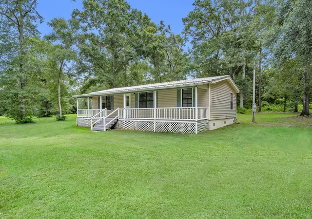 Photo 3 of Single family home for sale at 12556 Woodland Dr, Foley, AL 36535 | MLS# 408346 | Listing updated on 2026-09-10