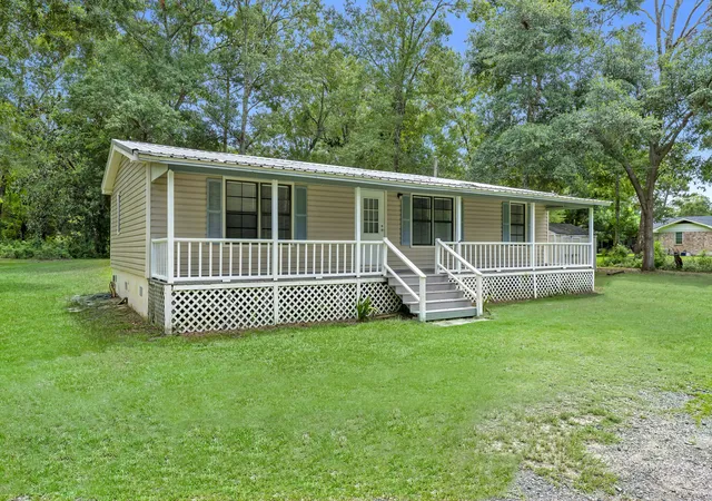 Photo 4 of Single family home for sale at 12556 Woodland Dr, Foley, AL 36535 | MLS# 408346 | Listing updated on 2026-09-27