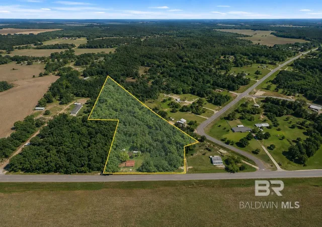 Homes for sale in Robertsdale, AL | 25701 Us Hwy 90, Robertsdale, AL 36567 | MLS# 398222