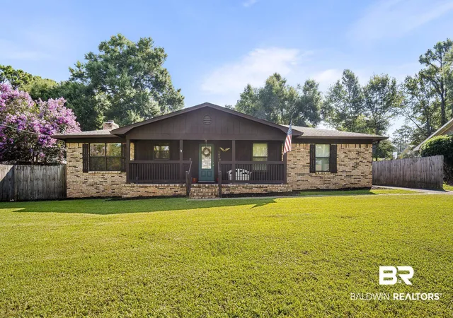 Photo 1 of Single family home for sale at 105 Brentwood Dr, Daphne, AL 36526 | MLS# 399025 | Listing updated on 2026-09-09