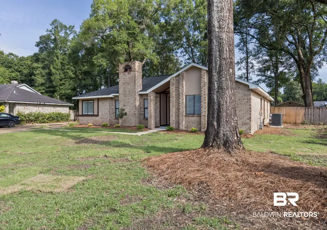 Photo 3 of Sale Pending at 6436 Southampton Way, Mobile, AL 36618 | MLS# 406507 | Listing updated on 2026-09-25