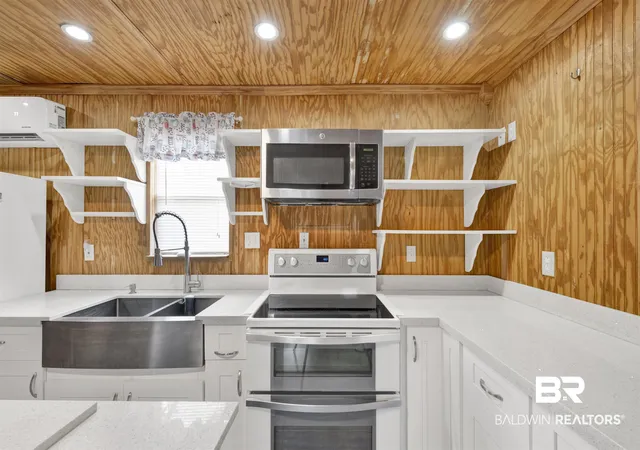 Photo 3 of Single family home for sale at 516 Elberta Loop, Lillian, AL 36549 | MLS# 396003 | Listing updated on 2026-08-19