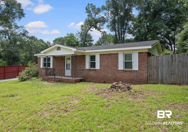Photo 3 of Single family home for sale at 6879 Emory Dr, Mobile, AL 36619 | MLS# 398370 | Listing updated on 2026-10-02