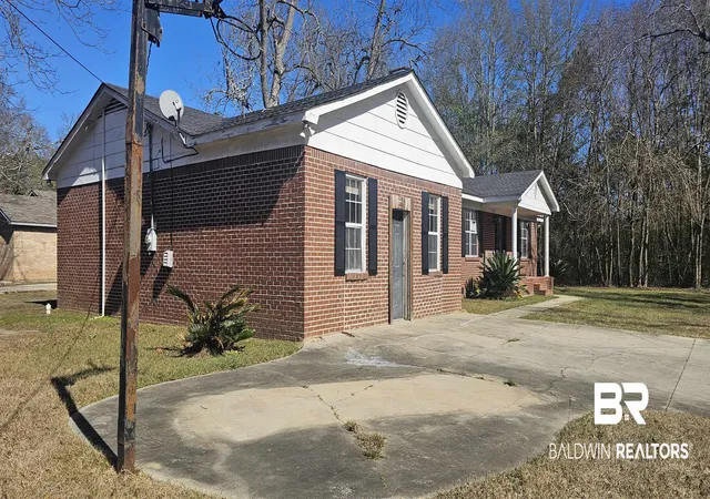 38th image of 151 Bullard St, Atmore, AL 36502 | MLS# 390964
