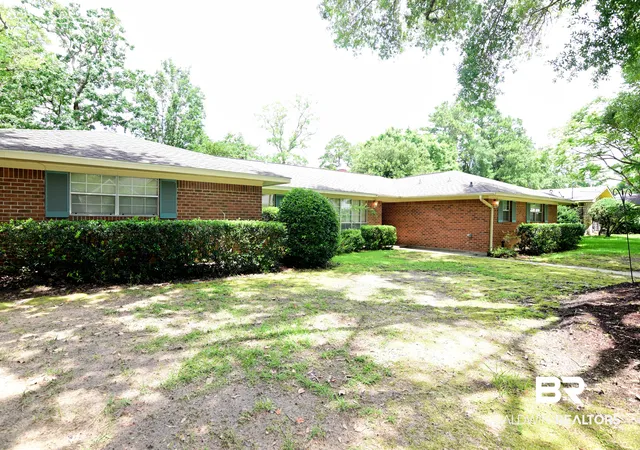 Photo 1 of Sale Pending at 69 Paddock Dr, Fairhope, AL 36532 | MLS# 406546 | Listing updated on 2026-09-01