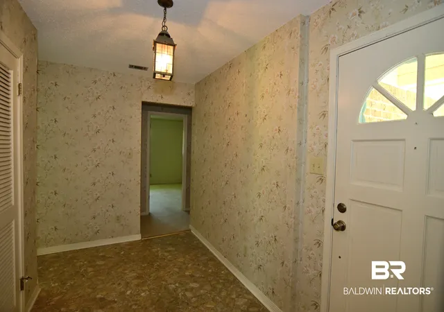 Photo 3 of Sale Pending at 69 Paddock Dr, Fairhope, AL 36532 | MLS# 406546 | Listing updated on 2026-09-22