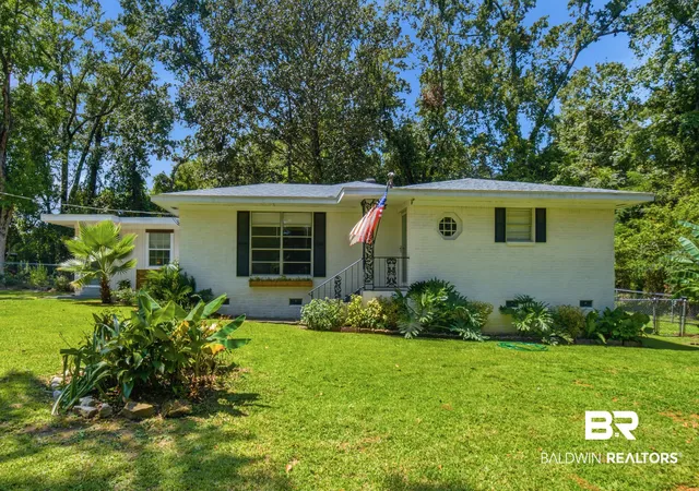 2nd image of 1001 E 9th St, Bay Minette, AL 36507 | MLS# 409543