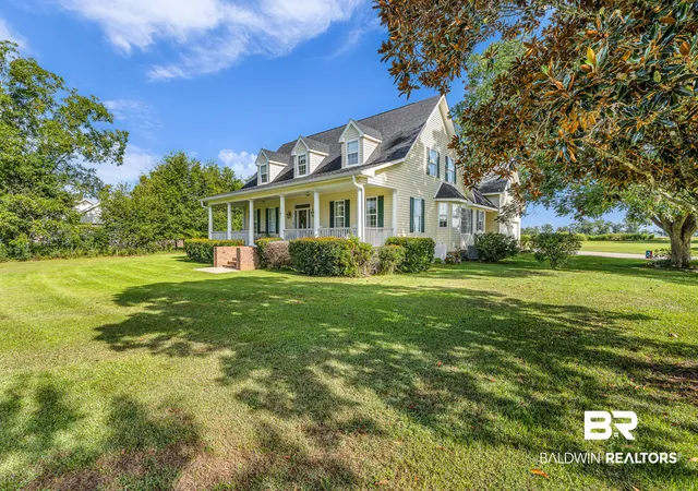 Photo 2 of Single family home for sale at 10097 Grove Dr, Fairhope, AL 36532 | MLS# 400106 | Listing updated on 2026-08-19