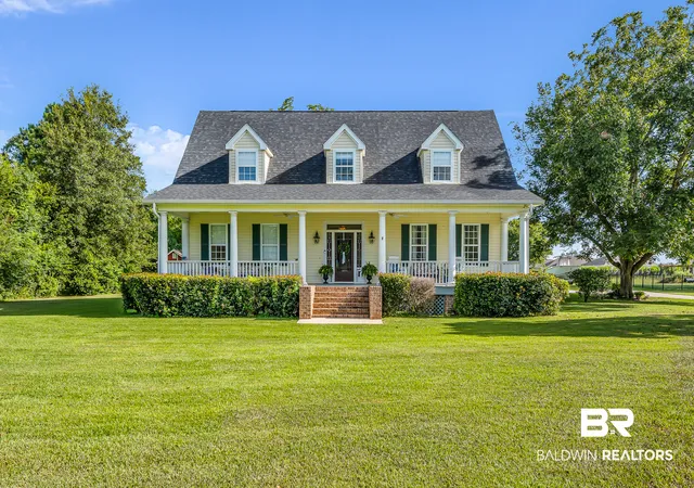 Photo 3 of Single family home for sale at 10097 Grove Dr, Fairhope, AL 36532 | MLS# 400106 | Listing updated on 2026-08-19