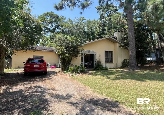 Photo 1 of Sale Pending at 105 Iris Cir, Daphne, AL 36526 | MLS# 406760 | Listing updated on 2026-08-30