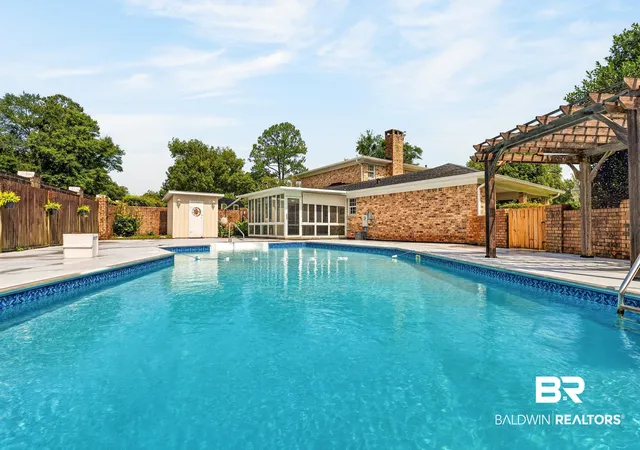 Photo 4 of Sale Pending at 1251 Spring Valley Dr, Mobile, AL 36693 | MLS# 398329 | Listing updated on 2026-10-07