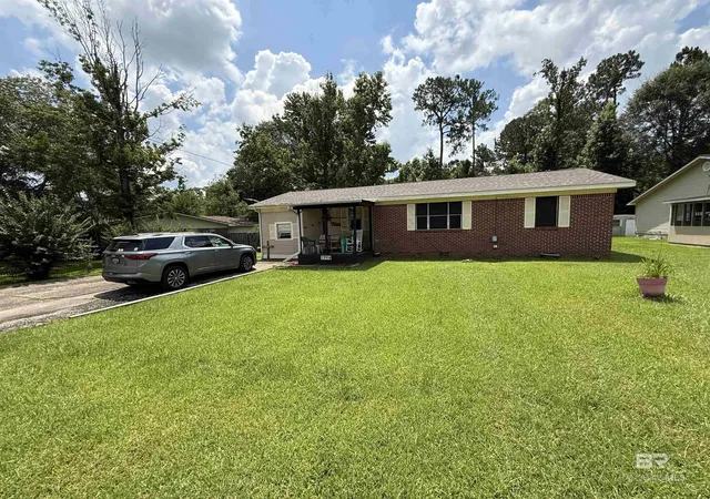 Homes for sale in Flomaton, AL | 1714 Pine Street, Flomaton, AL 36441 | MLS# 399118