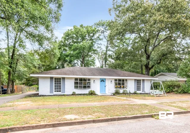 Photo 3 of Single family home for sale at 4857 N Woodcliff Dr, Mobile, AL 36693 | MLS# 399652 | Listing updated on 2026-09-05