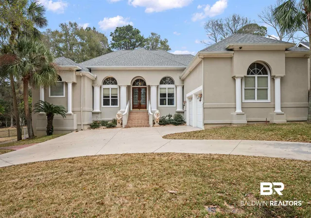 Photo 1 of Single family home for sale at 305 Clubhouse Dr, Fairhope, AL 36532 | MLS# 399494 | Listing updated on 2026-09-04