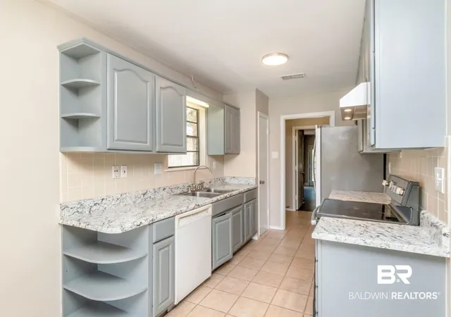 2nd image of 5805 Holly Hl Ct, Mobile, AL 36609 | MLS# 382295