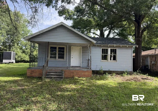 Photo 1 of Single family home for sale at 158 3rd Avenue, Chickasaw, AL 36611 | MLS# 399651 | Listing updated on 2026-08-10