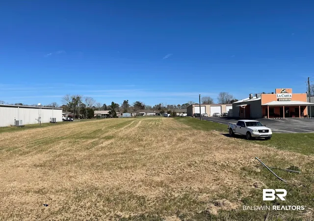 Land for sale at 0 W Laurel Ave, Foley, AL 36535 | MLS# 374846