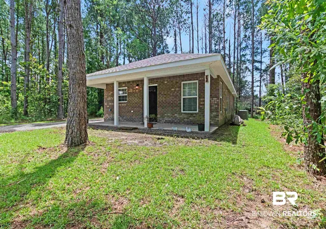 Photo 2 of Single family home for sale at 10 Middleton Ln, Atmore, AL 36502 | MLS# 398259 | Listing updated on 2026-08-02