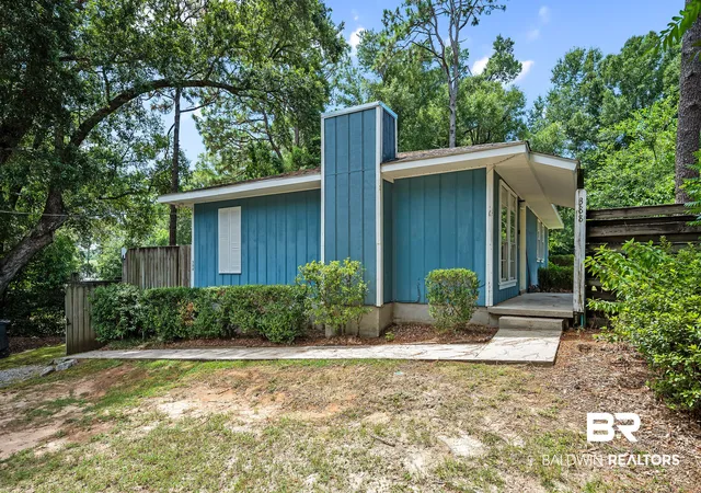 Photo 1 of Single family home for sale at 388 Pecan Ave, Fairhope, AL 36532 | MLS# 409219 | Listing updated on 2026-08-19