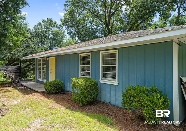 Photo 3 of Single family home for sale at 388 Pecan Ave, Fairhope, AL 36532 | MLS# 409219 | Listing updated on 2026-08-19