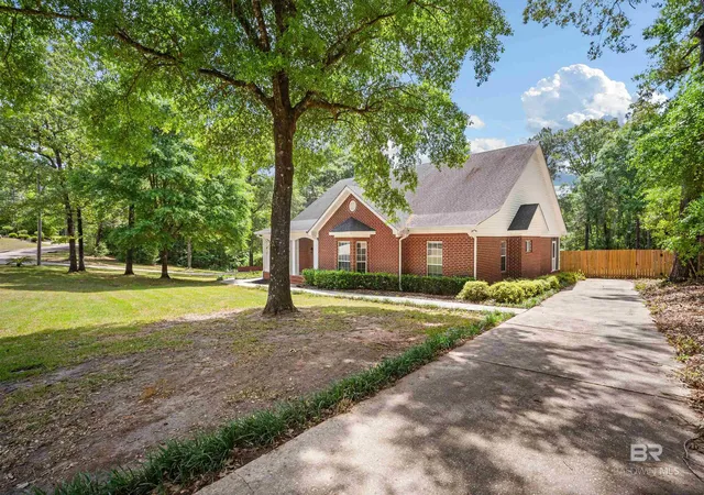 Homes for sale in Saraland, AL | 10360 Southern Oaks Dr, Saraland, AL 36571 | MLS# 395534