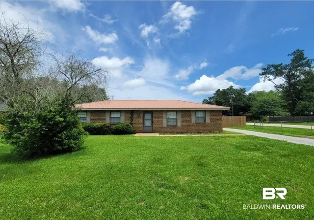 1st image of 200 W Sycamore Ave, Foley, AL 36535 | MLS# 398721