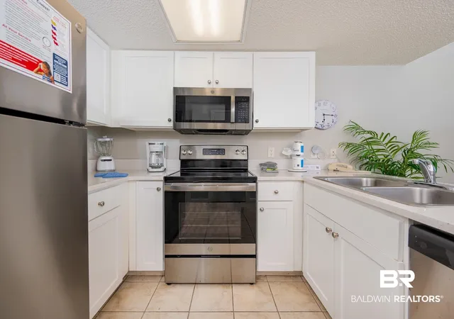 Photo 3 of Sale Pending at 533 W Beach Blvd #1604, Gulf Shores, AL 36542 | MLS# 393701 | Listing updated on 2026-10-06