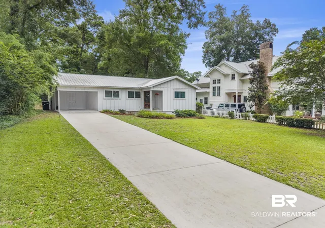 Photo 2 of Single family home for sale at 403 Pomelo St, Fairhope, AL 36532 | MLS# 399725 | Listing updated on 2026-08-06