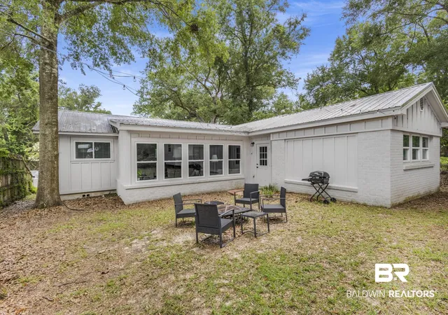 Photo 4 of Sale Pending at 403 Pomelo St, Fairhope, AL 36532 | MLS# 399725 | Listing updated on 2026-10-19