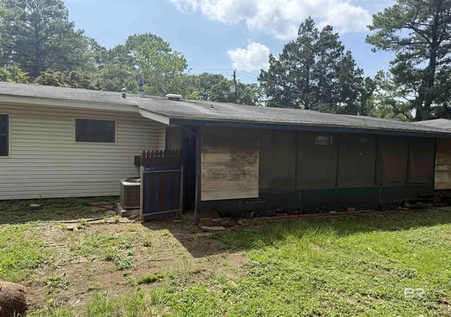 Homes for sale in Mobile, AL | 711 Wilshire Road, Mobile, AL 36609 | MLS# 398500