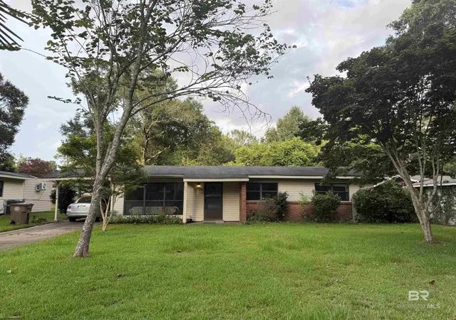 Homes for sale in Mobile, AL | 711 Wilshire Road, Mobile, AL 36609 | MLS# 398500