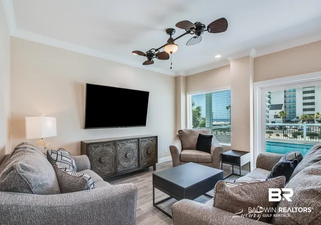 Photo 3 of Sale Pending at 332 W Beach Blvd, Gulf Shores, AL 36542 | MLS# 398610 | Listing updated on 2026-09-17