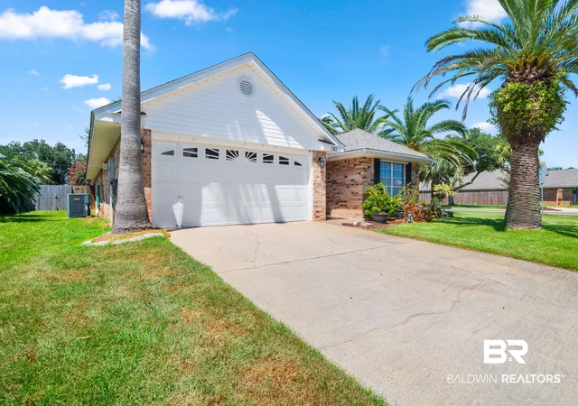 Photo 3 of Single family home for sale at 340 Savannah Ln, Gulf Shores, AL 36542 | MLS# 407432 | Listing updated on 2026-09-02