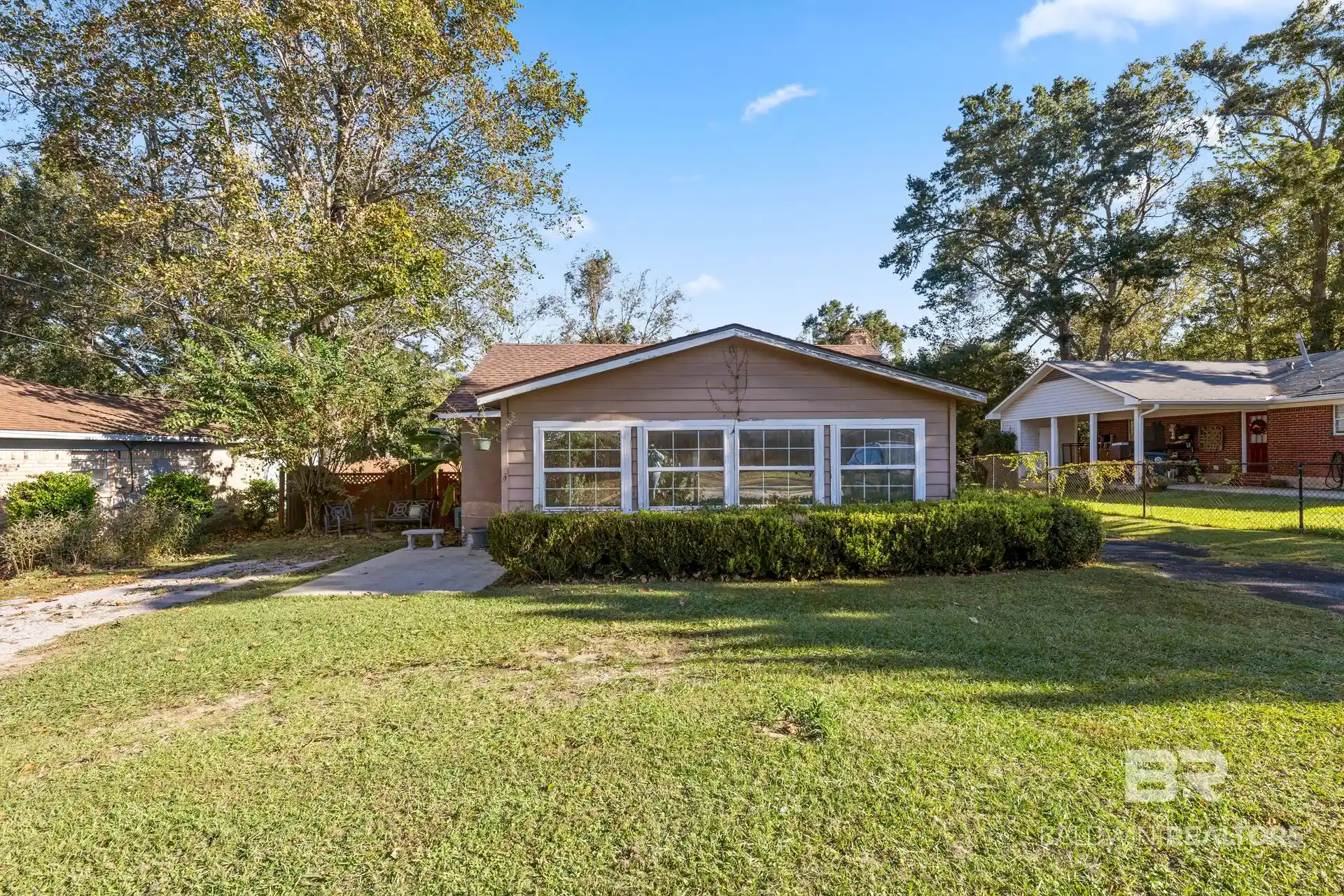Photo 1 of Single family home for sale at 523 Gayfer Ave, Fairhope, AL 36532 | MLS# 412239 | Listing updated on 2026-10-22