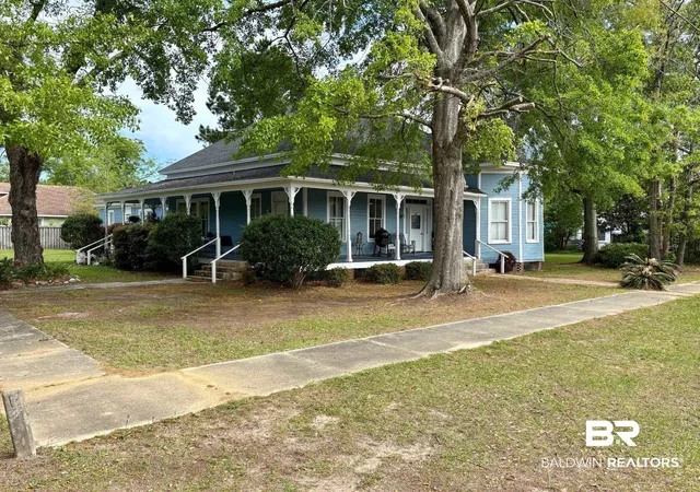 Photo 3 of House for sale at 300 Mcmillan Ave, Bay Minette, AL 36507 | MLS# 394555 | Listing updated on 2026-08-02