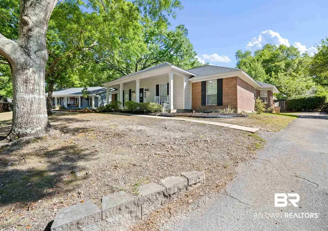 Photo 2 of Single family home for sale at 3005 Alexandria Ct, Mobile, AL 36693 | MLS# 394790 | Listing updated on 2026-09-17