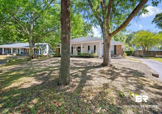 Photo 3 of Single family home for sale at 3005 Alexandria Ct, Mobile, AL 36693 | MLS# 394790 | Listing updated on 2026-09-17