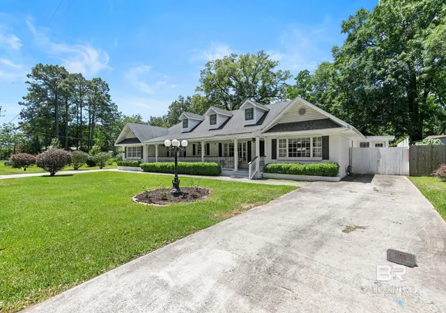 Homes for sale in Saraland, AL | 927 Cleveland Road, Saraland, AL 36571 | MLS# 396861