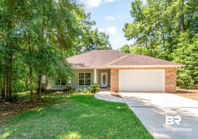 Photo 1 of Sale Pending at 2910 Lynndell Dr, Mobile, AL 36695 | MLS# 396617 | Listing updated on 2026-09-10